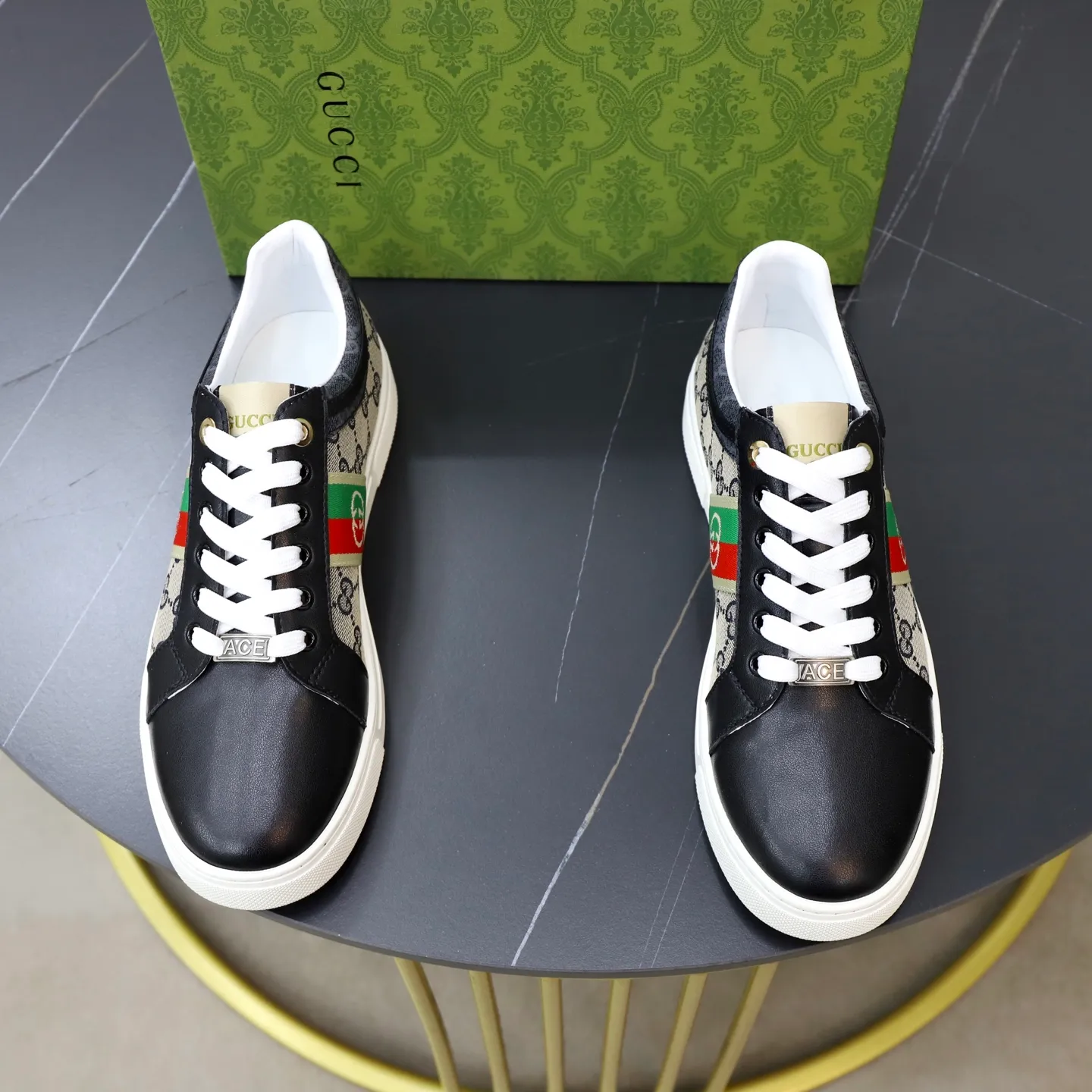 Ex-factory price: 440💰🙅‍♂️🙅‍♂️🙅‍♂️ Brand: GUCCI Standard code: 38-44 (45 customized) Grade: Same as the official website Material: Original material splicing Comfortable and breathable lining Lightweight and wear-resistant sports outsole Style category: Men's fashionable casual shoes Running sneakers Distinguished luxury brand elements Top luxury Color: actual picture color